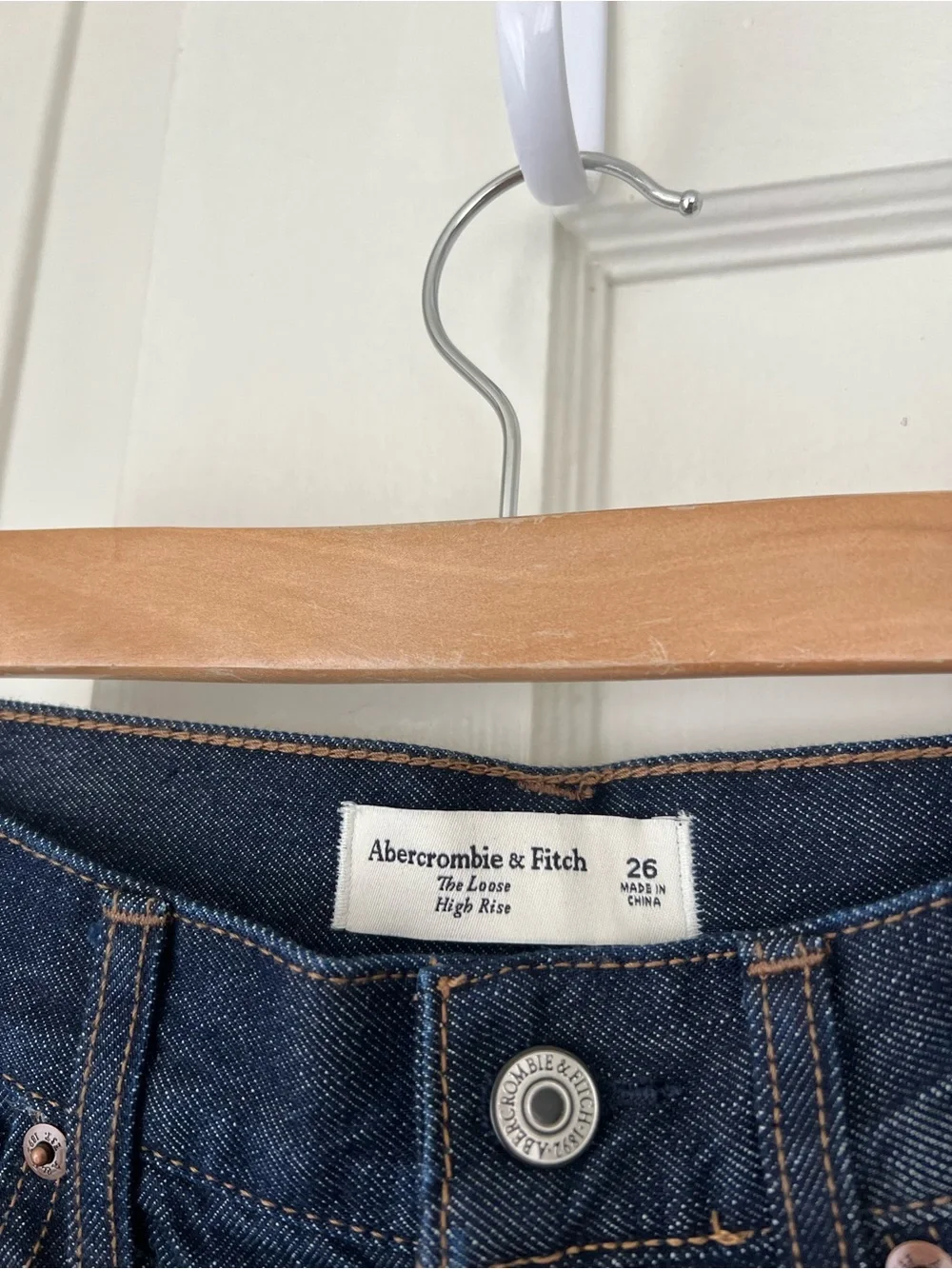 Abercrombie & Fitch High-Rise Straight-Leg Jeans in Dark Blue